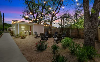 The Grove E With Hot Tub & King Bed - 2 Blks to Main