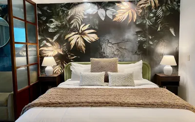 Premium Suite w/balcony at The Signature