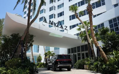 ANDAZ MIAMI BEACH, BY HYATT