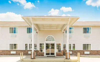 Super 8 by Wyndham Platte City Kansas City Area Airport