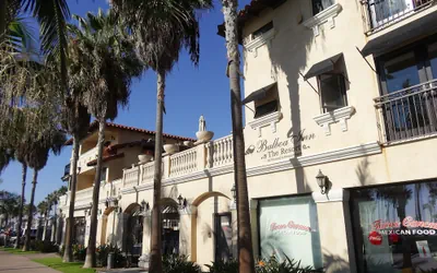 Balboa Inn, On the Beach