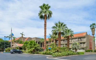 Holiday Inn Express Palm-Desert by IHG