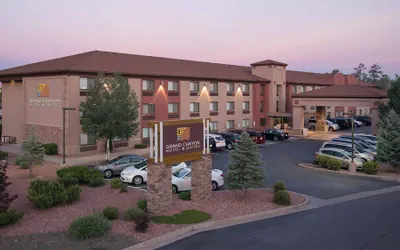 Grand Canyon Hotel and Suites