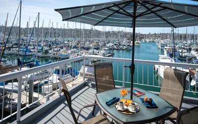 Bay Club Hotel & Marina
