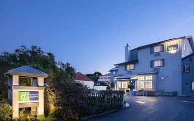 Holiday Inn Express Monterey-Cannery Row by IHG
