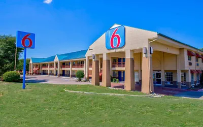 Motel 6 Arlington, TX