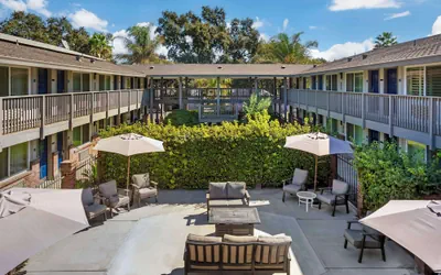 Best Western Shadow Inn