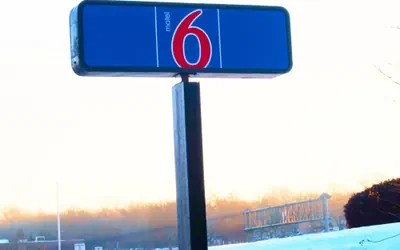 Motel 6 Burnsville, MN