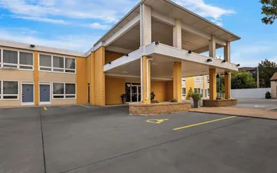 Best Western Lee's Motor Inn