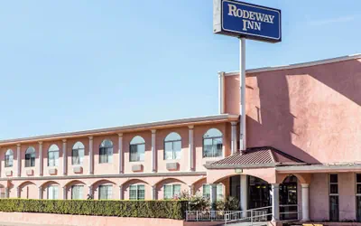 Rodeway Inn near Melrose Ave