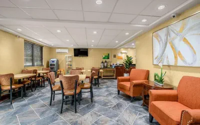 Hibiscus Inn & Suites