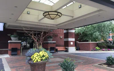 DoubleTree by Hilton Akron Fairlawn