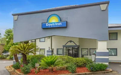 Days Inn by Wyndham Foley