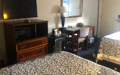 Aderi Hotel Lewisburg