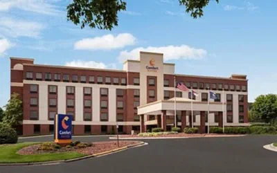 Comfort Suites Outlet Center