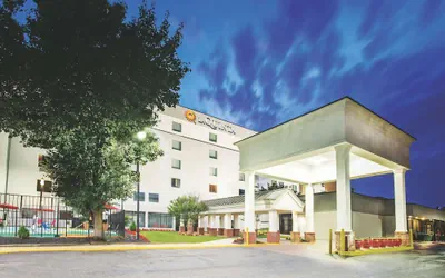 La Quinta Inn & Suites by Wyndham DC Metro Capital Beltway