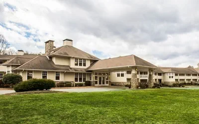 Rodeway Inn & Suites Cherokee On the River