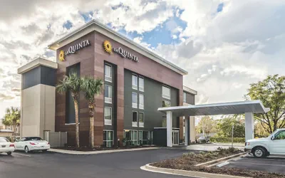 La Quinta Inn & Suites by Wyndham Myrtle Beach - N Kings Hwy