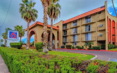 Motel 6 Phoenix, AZ – Sky Harbor