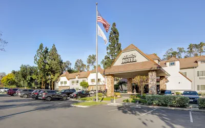 Ayres Hotel Corona – Riverside