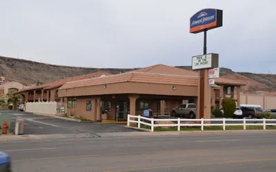 Howard Johnson Hotel & Suites by Wyndham St. George