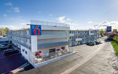 Motel 6 Denver, CO – Downtown