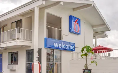 Motel 6 Portland, OR - Central