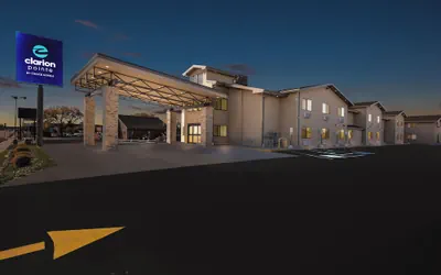 Clarion Pointe Milwaukee Airport