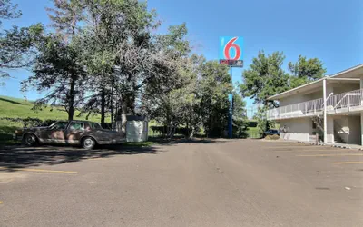 Motel 6 Bismarck, ND