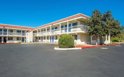 Motel 6 Redding, CA - South