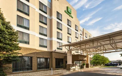 Holiday Inn & Suites Bolingbrook by IHG