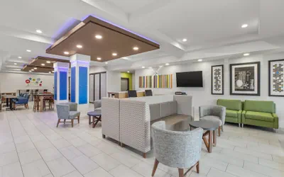 Holiday Inn Express & Suites Tacoma by IHG