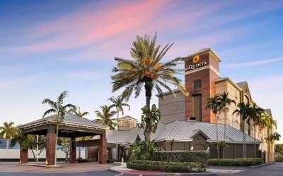La Quinta Inn & Suites by Wyndham Miami Airport West