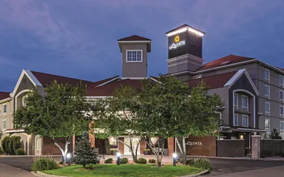 La Quinta Inn & Suites by Wyndham Denver Airport DIA