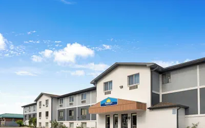 Days Inn by Wyndham Omaha NE