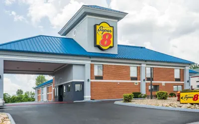 Super 8 by Wyndham Dandridge