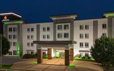 La Quinta Inn & Suites by Wyndham Columbus - Edinburgh