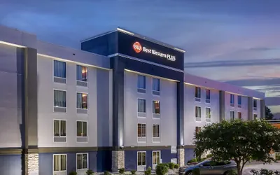 Best Western Plus Lexington Inn