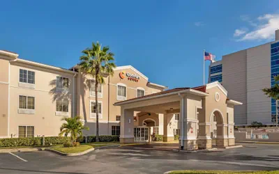 Comfort Suites Downtown