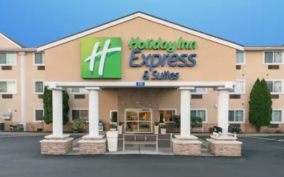 Holiday Inn Express & Suites Burlington by IHG