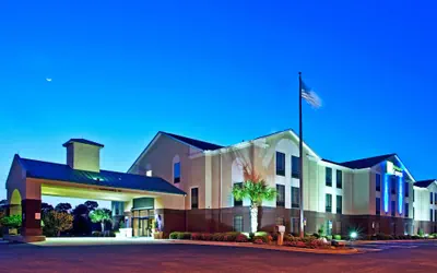 Holiday Inn Express & Suites Milton East I-10 by IHG