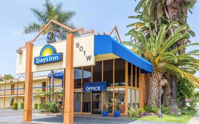 Days Inn by Wyndham Los Angeles Stadium Area/LAX