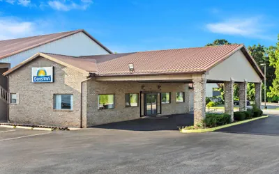 Days Inn by Wyndham Huntington