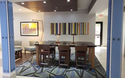 Holiday Inn Express Arlington by IHG