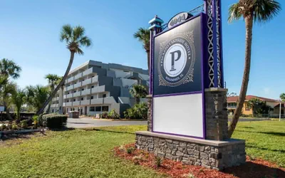 Palazzo Lakeside Hotel