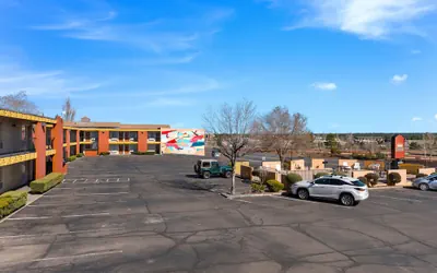 Kings House Motor Hotel