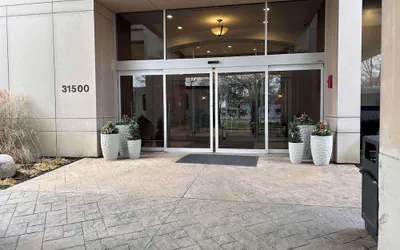 Skyline Hotel Detroit Airport, SureStay Collection by BW