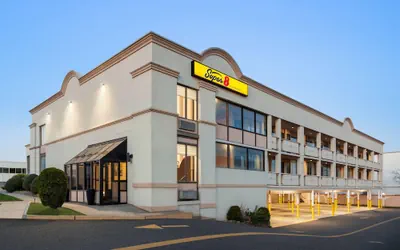Super 8 by Wyndham Meadowlands