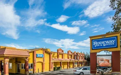 Rodeway Inn & Suites Corona