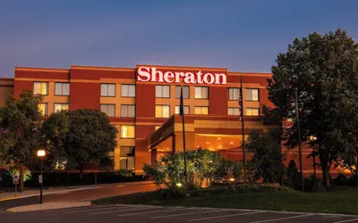 Sheraton Minneapolis West Hotel